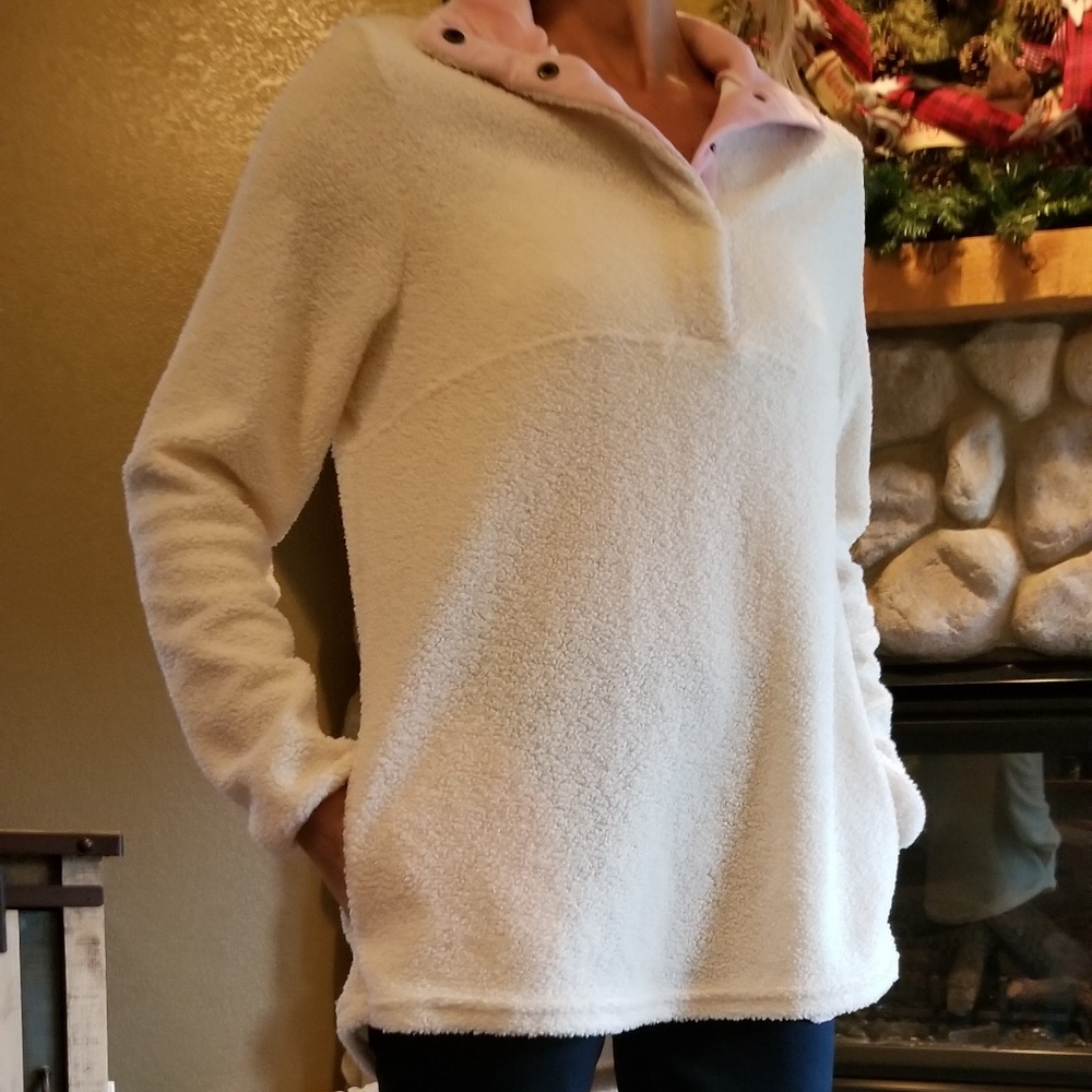 Pink/Off White with pockets pull over top.. EUC